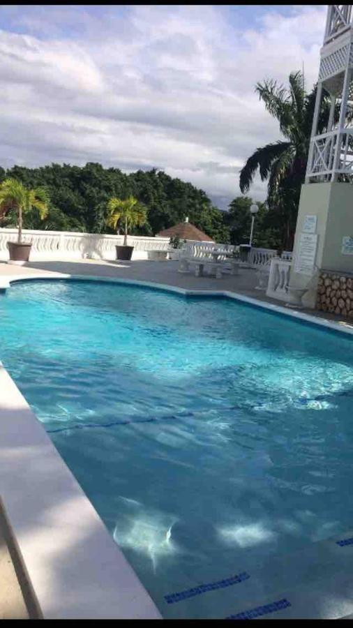 #D1 Castle Studio Wifi King Bed Ocho Rios Jamaica Екстериор снимка